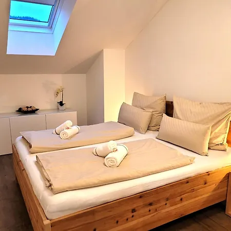 Lindpointner Apartment *