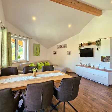 Lindpointner Apartament *